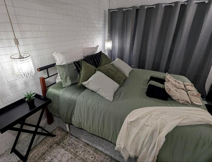 Peaceful, Modern, LowToxic, Bfast included