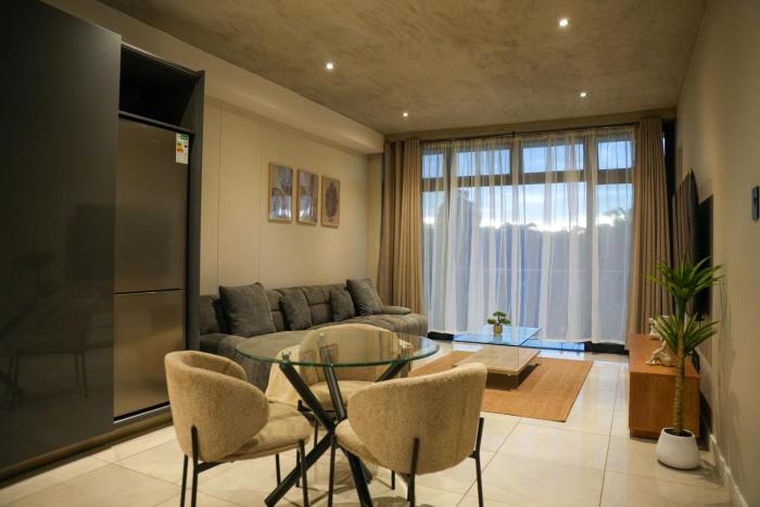 Secure and modern private flat Houghton Estate