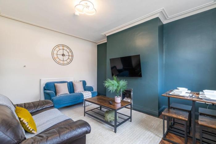 Spacious Two Bed House in Headingley