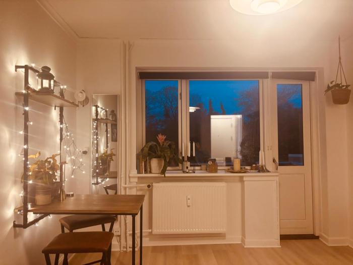 Hyggeligt kunst studie tæt på vandet