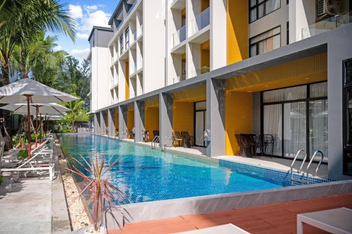 Modern 1506 Condo in SEA HEAVEN on the beach