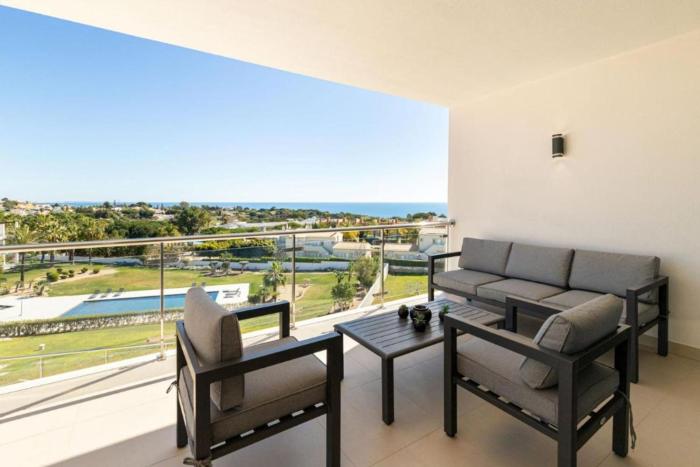 Snazzy Varandas do Castelo One Bedroom Apartment with Sea View sleeps 2
