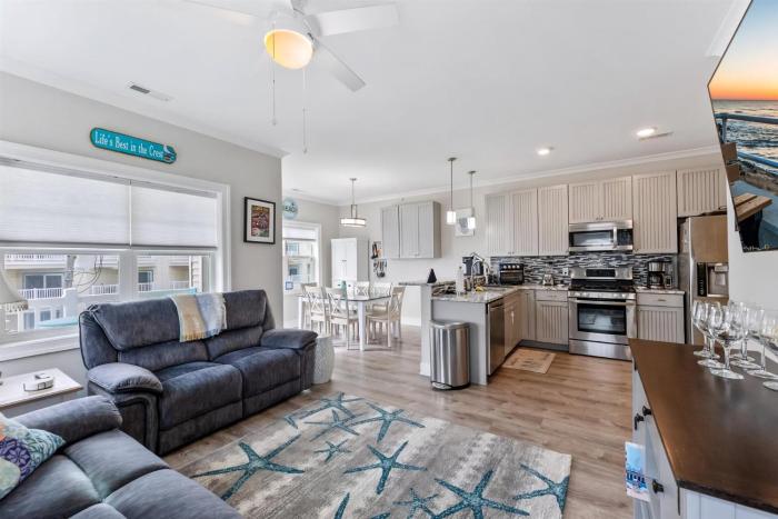 Residence 201S At The Sandcastle Condominiums