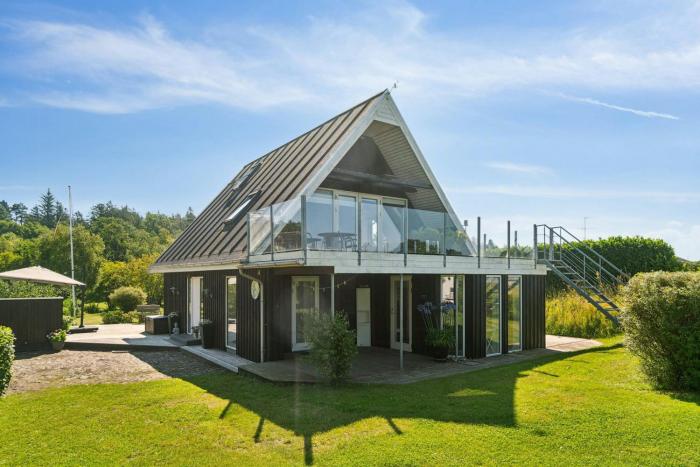 Holiday Home With Lake In Mols Bjerge