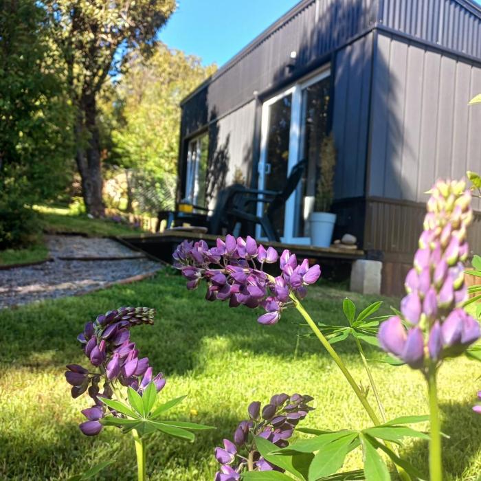 Tiny Lolog, a metros del Lago y el Rio