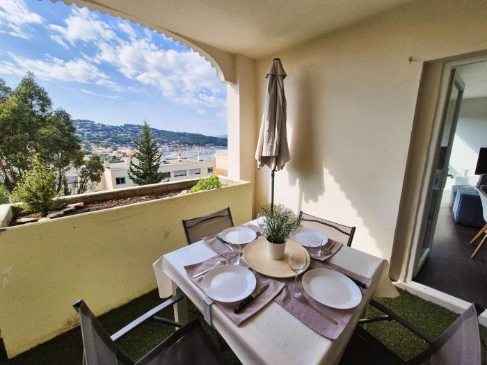 Appartement 2 chambres, vue mer, clim, WIFI, piscine