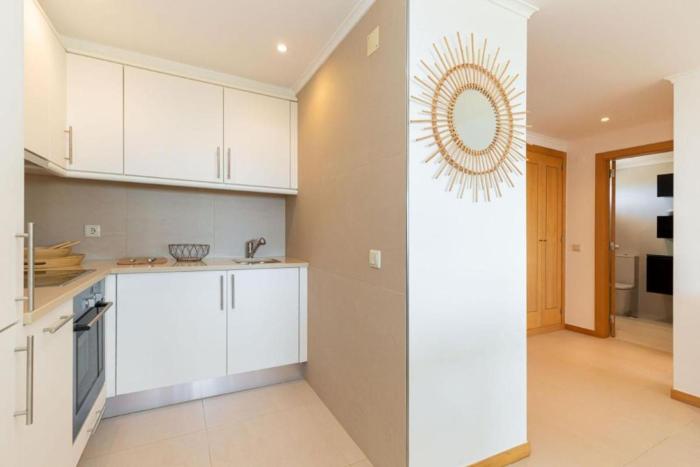 Snazzy Varandas do Castelo One-Bedroom Apartment sleeps 2 person