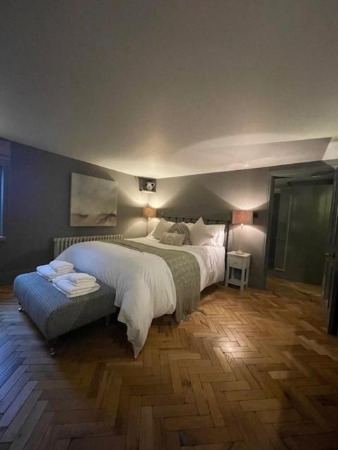 Harrogate Hidden Stay, Elegant central apartment with free parking