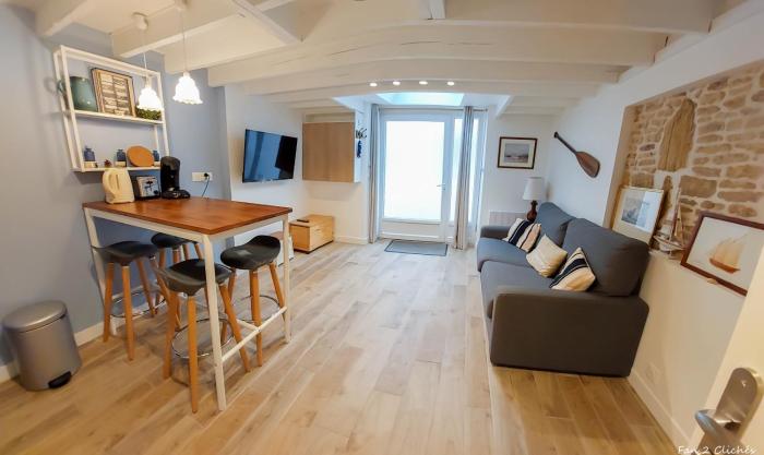 La Coquille Séjour en Duo Confort Maisonnette de bourg à Ouistreham - Situation idéale commerces & plage - Wifi et linge inclus