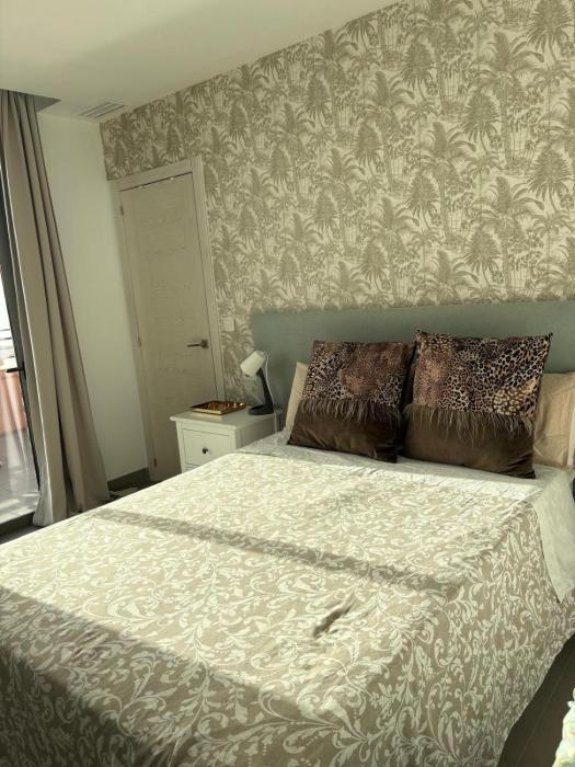 Estudio con terraza al mar