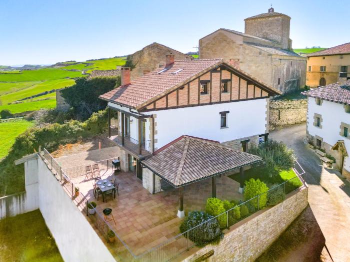 Gran casa rural con barbacoa ideal para familias