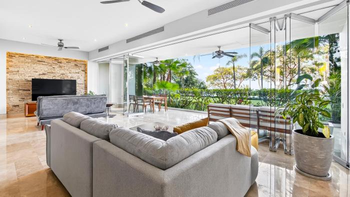 Garden-Access 2BR with Spectacular View