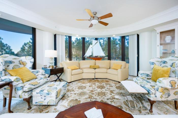 Phoenix on the Bay 1201 condo