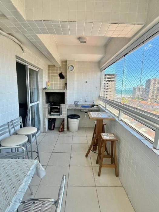 Apartamento na Praia Grande na Aviação - Varanda Gourmet com churrasqueira, WiFi - Ar Condicionado - Estacionamento e vista para o Mar - Acomoda ate 6 pessoas