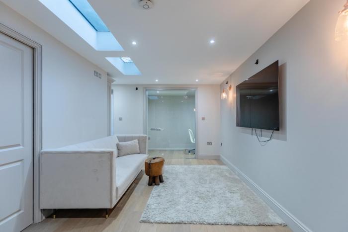 Pristine 3BD Garden Flat in Maida Vale