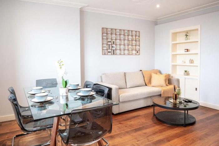 Modern flat with stunning views in Kensington