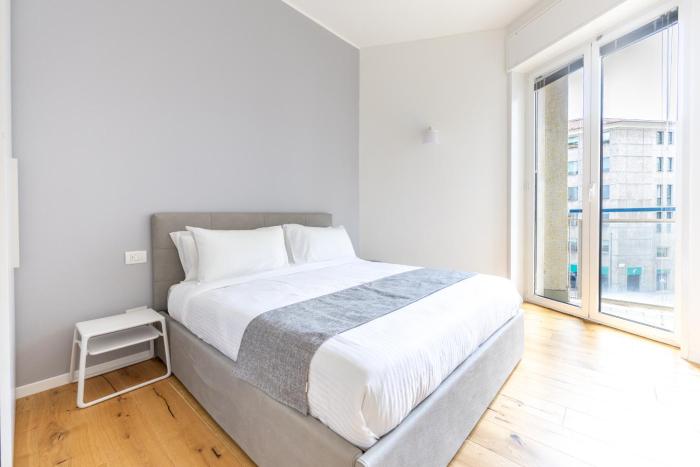 Duomo 10 Minutes Walk- Modern Design Apartment