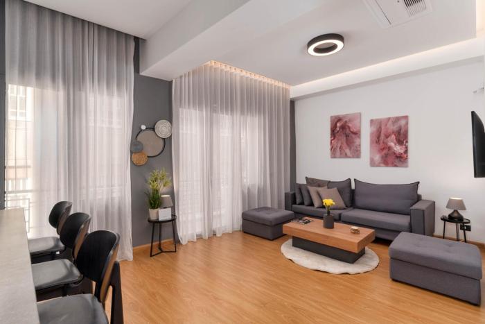 Radical Retreat - 2BR, Exarcheia