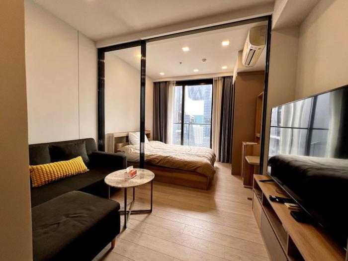 Free Parking with Balcony Pool and Gym MRT 200m