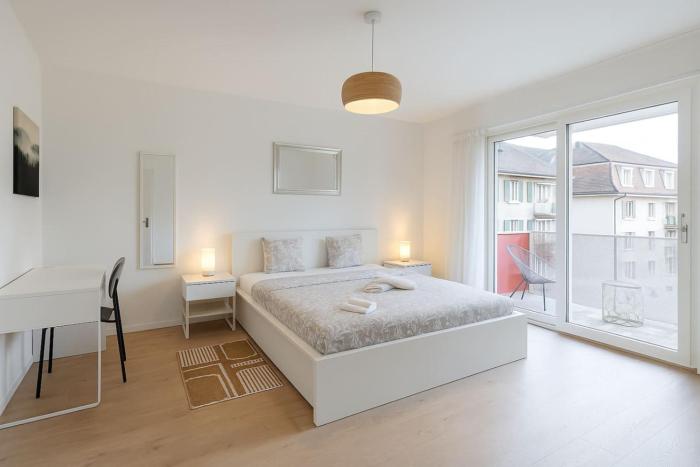 The Classy Minimalist Lakefront