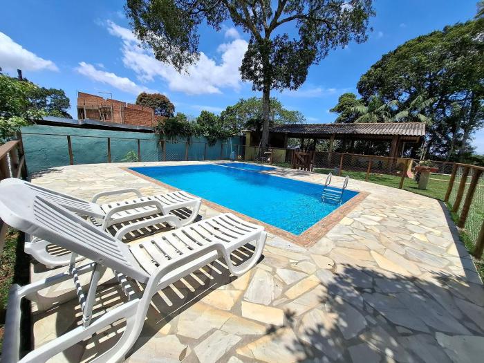 Chácara de temporada com piscina e Lazer LT0080