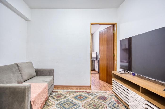 Apartamento c Fechadura Eletronica a 200m do Metro