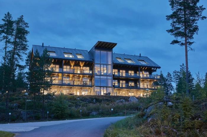 Naava Chalet 303 Loft - Kaksikerroksinen lasiseinähuoneisto järvinäköalalla