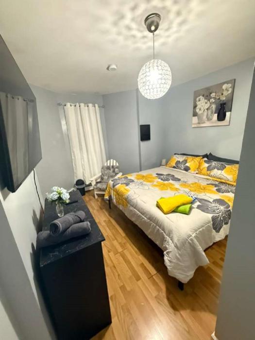 New 3 BR Apt in Elizabeth Railroad Style Path Train Bus Hospital EWR Airport NJ Manhattan NYC