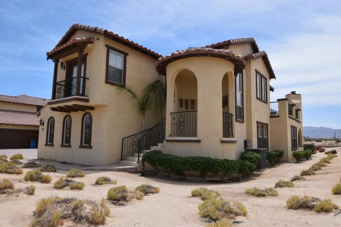 San Felipe Luxurious 3-Bedroom Condo 11-3 with Pool Access