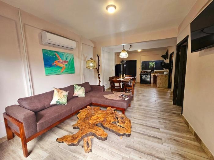 Kame House, Tortuguero