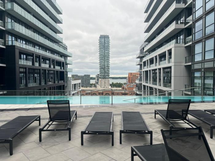 Downtown Luxury Condo Gym & Parking