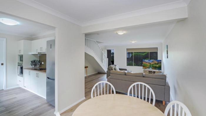 Avoca Ridge 1 - Short Stroll To The Beach