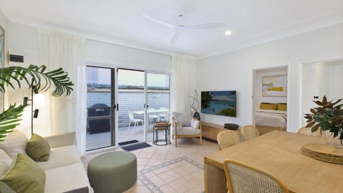 Bs Beach House - Beachfront