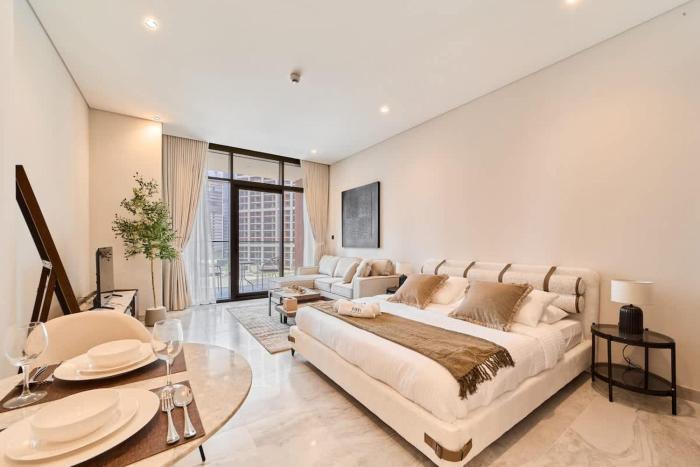 FAM Living Dubai Escape Sleek Studio at Peninsula Five
