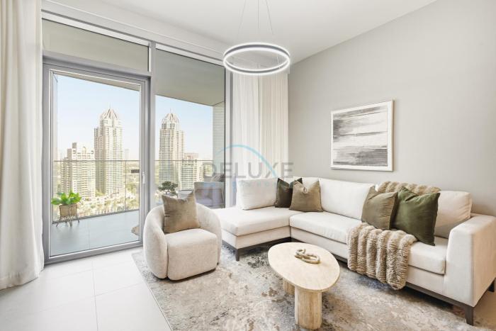 High-Floor 1BR Facing the Marina and City, Minutes from Marina Beach with Easy Access to Marine Transport, LIV Marina, Dubai Marina by Deluxe Holiday Homes