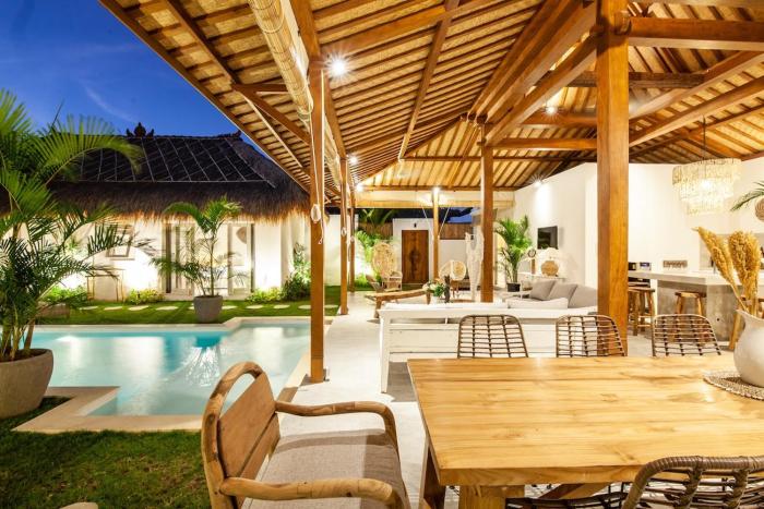 New 5 bedroom Villa close to Seminyak eat street