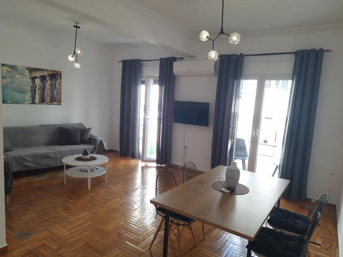 Cozy Plaka Apartment