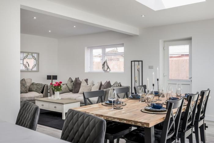 Seaside Bungalow with Garden & Inflatable Hot Tub