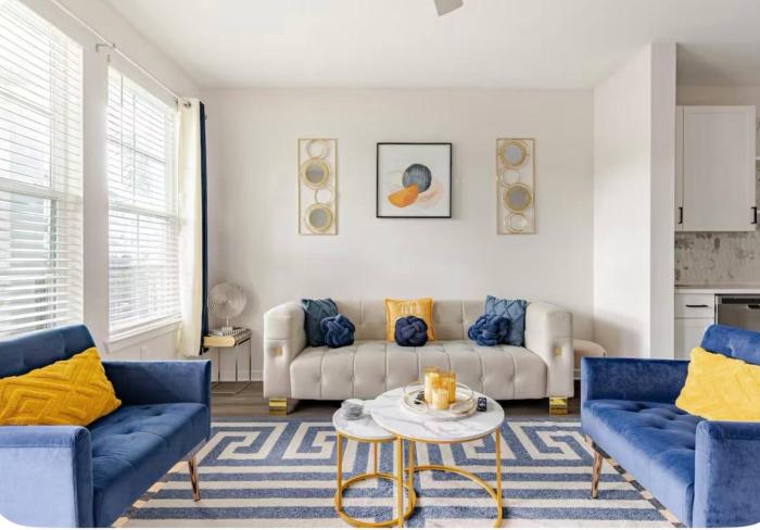 LuXury Stay | Pool + Gym + Fast Wi-fi