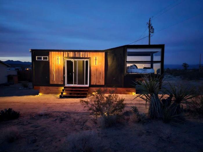 Arizona Adventure Awaits: Glamping Rental Offering Exquisite Views