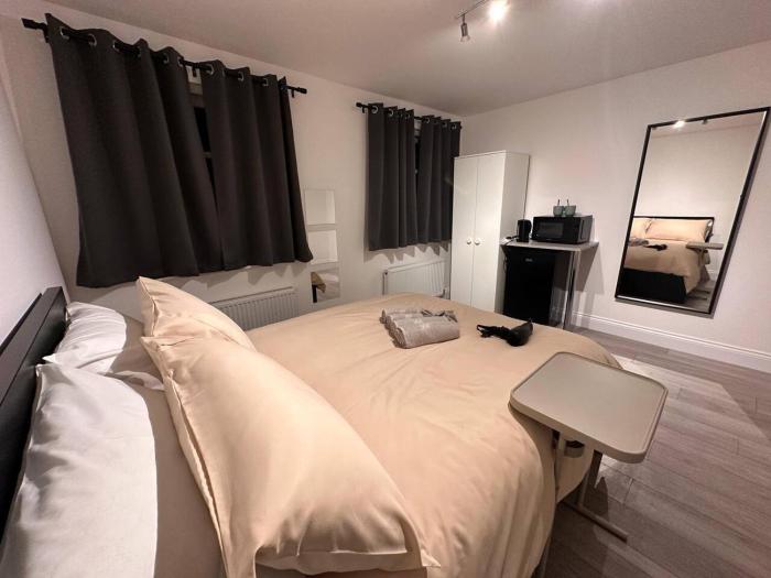 Central London 5 min to metro