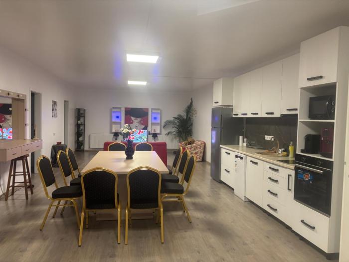 Bob Residence- Chic Penthouse