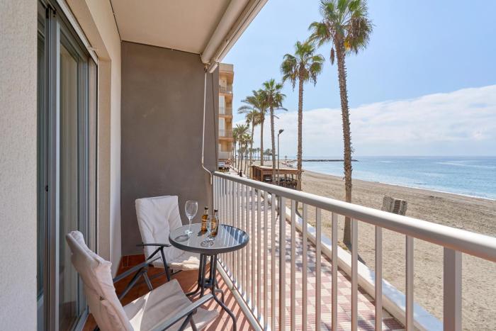 Primera línea con vistas al mar