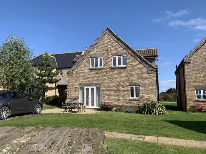 Silversands House - The Bay Filey, sleeps 8-10, 2 dogs welcome