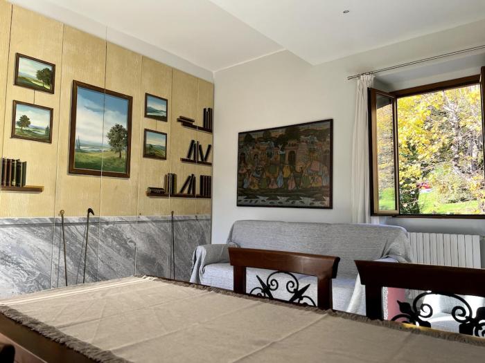 5 Min Walk to Lake - 3 Baths, 3 Bedrooms, 9 Guests