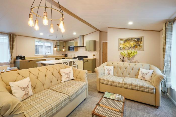 Foxglove Lodge with Hot Tub