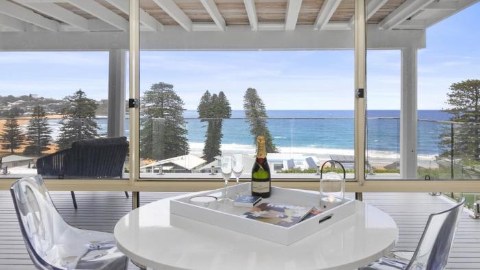 Amazing Views and Short Walk To Beach