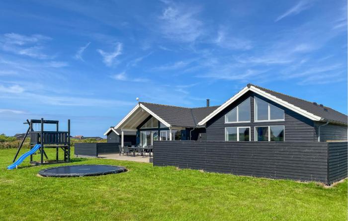 Lovely Home In Løkken With Sauna