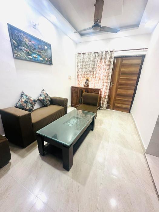 Cozy 1BHK with Park View Peaceful and Private Stay
