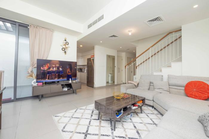 Luxury Maple 3 Villa in Dubai Hills with Private Garden